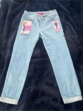 Women’s Light Blue Slim Fit Jeans